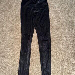 PINK Ultimate Black Shimmer Leggings Size Small – Cutout Leg Detail